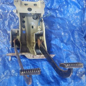 HJ60 HJ61 clutch/brake pedal box manual transmision used RHD 60 series