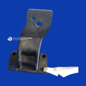 Toyota Landcruiser HJ47 diesel right RH engine mount mounts bracket brackets 2H 12HT